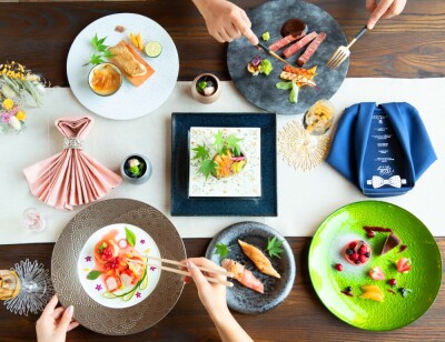 【卒花人気No.1】圧巻!青の大聖堂を堪能×黒毛和牛試食＼最大30万特典／