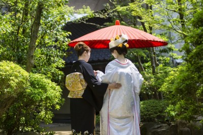 庭園　新婦　母