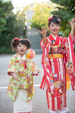 七五三【衣裳のみＯＫ、写真のパックプランもご用意！】家族みんなでお祝いしよう！